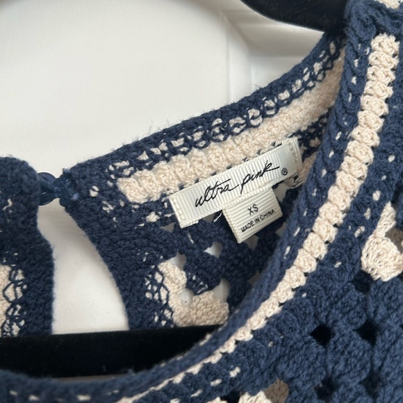 Navy and Cream Chevron Crochet Crop Top - Picture 2 of 6